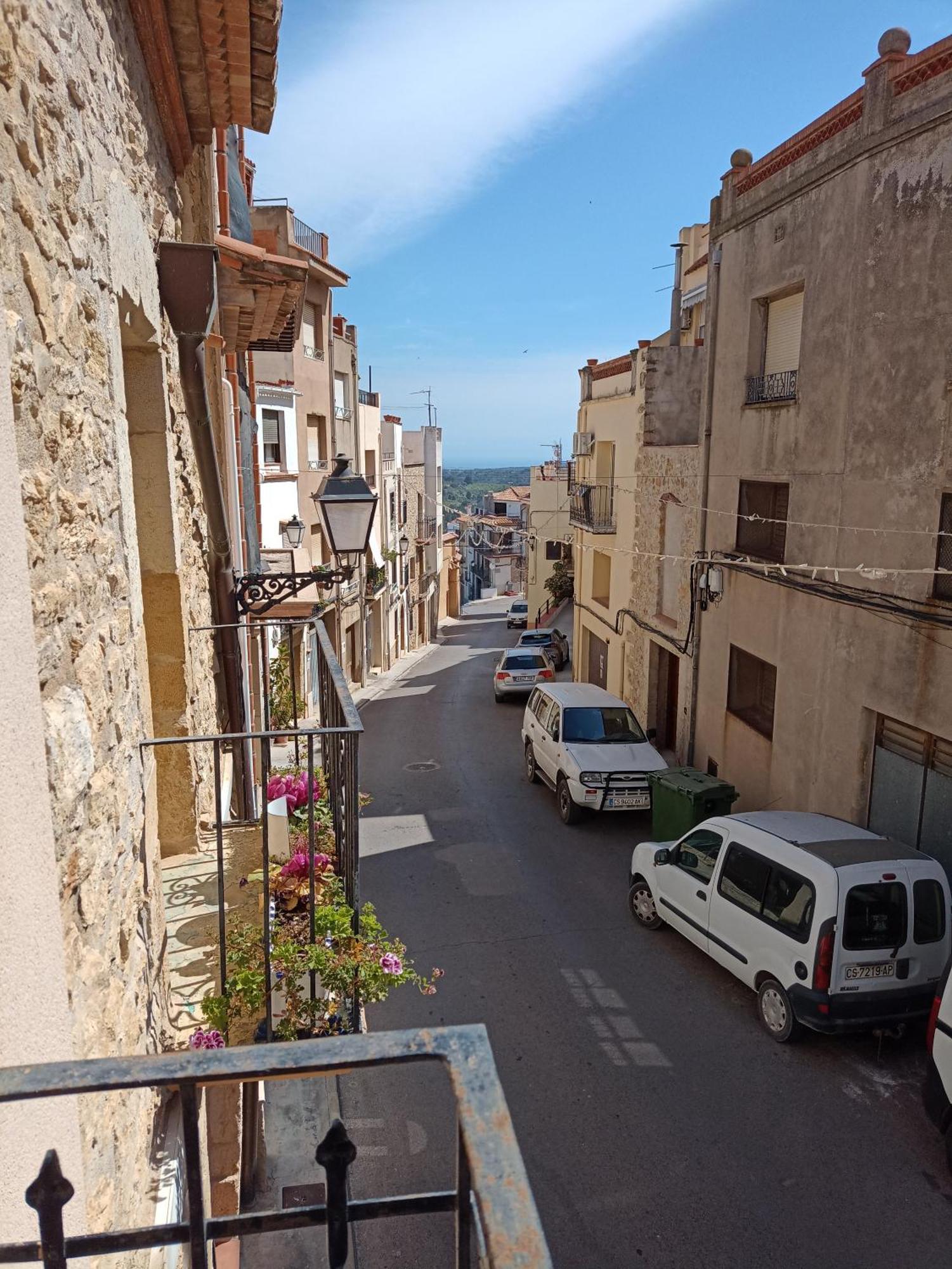 Tranquil And Spacious Townhouse In Historical And Picturesque Cervera Del Maestre エクステリア 写真