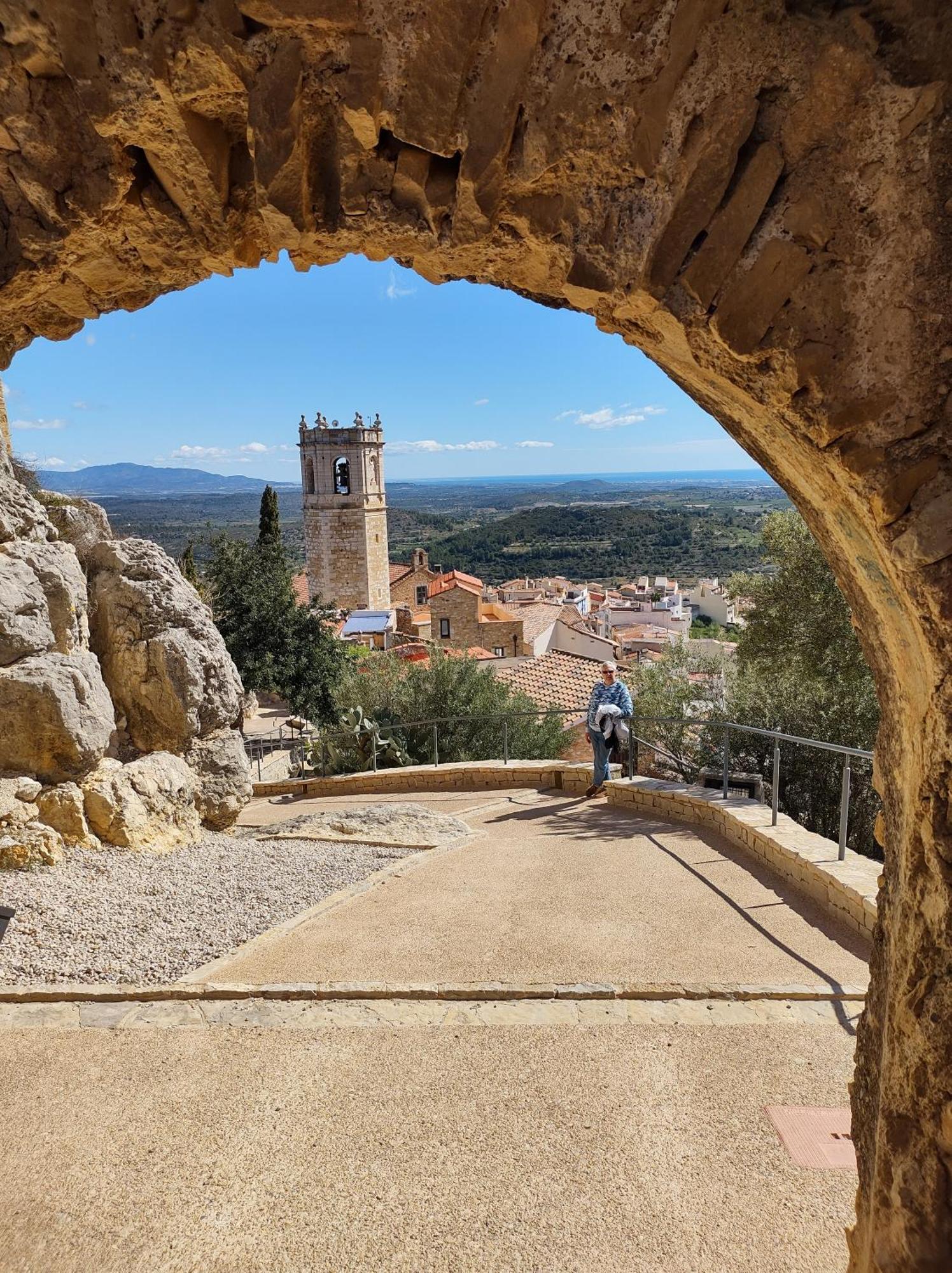 Tranquil And Spacious Townhouse In Historical And Picturesque Cervera Del Maestre エクステリア 写真