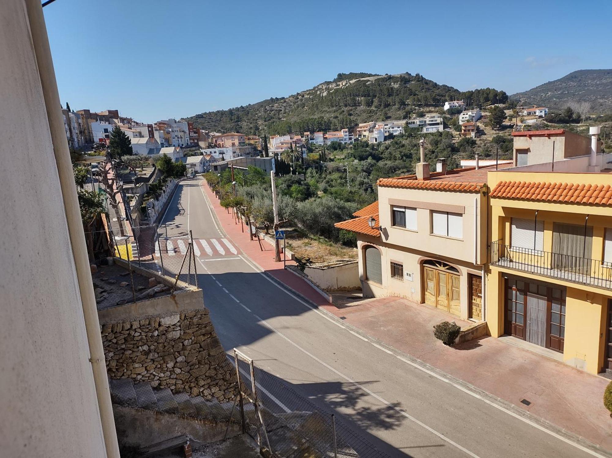 Tranquil And Spacious Townhouse In Historical And Picturesque Cervera Del Maestre エクステリア 写真