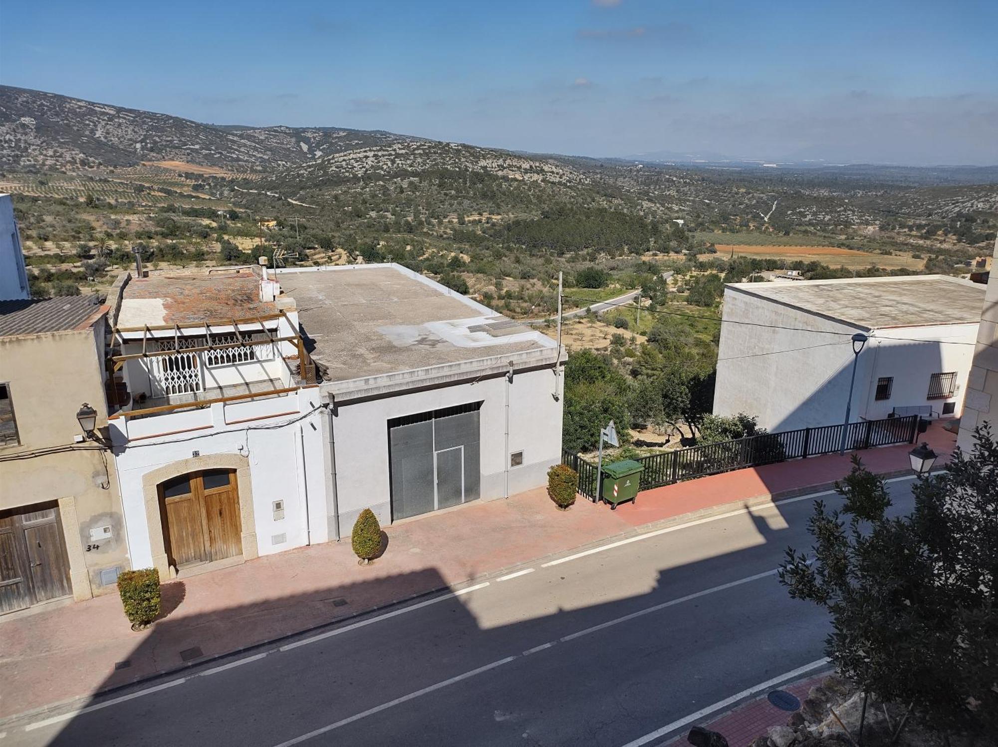 Tranquil And Spacious Townhouse In Historical And Picturesque Cervera Del Maestre エクステリア 写真